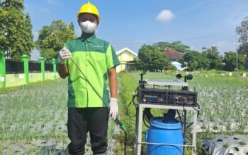 Dari Bengkel SMK, Lahir Sprayer Pintar Tenaga Surya, Siap Selamatkan Petani