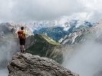 Hobi Mendaki Gunung Manfaat dan Tips untuk Pemula