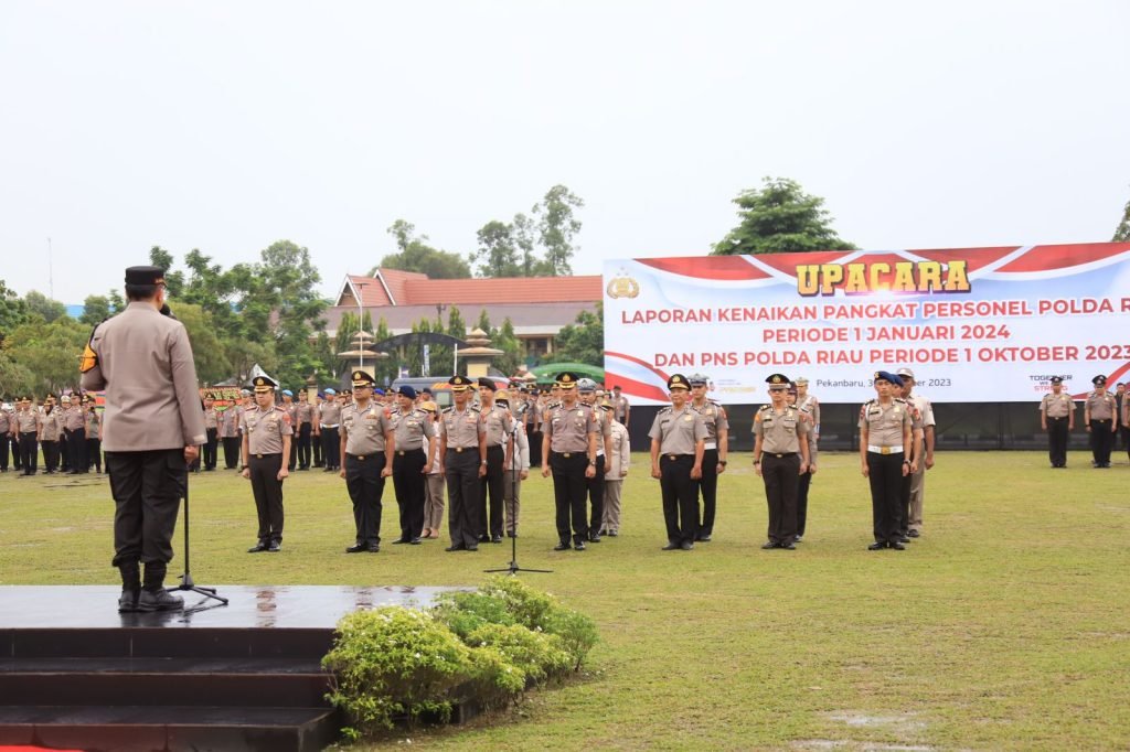 Kapolda Riau pimpin upacara kenaikan pangkat
