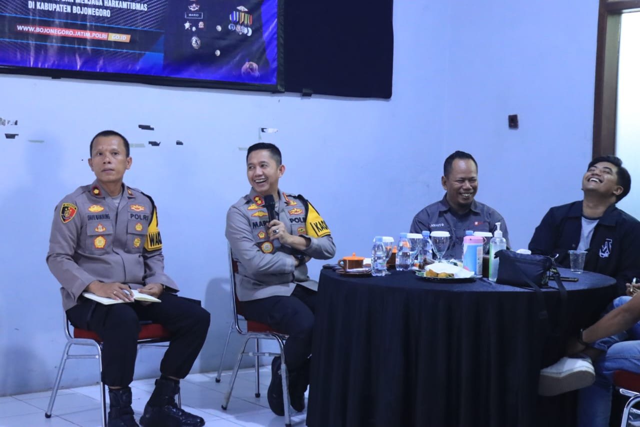 Kapolres bojonegoro bareng jurnalis