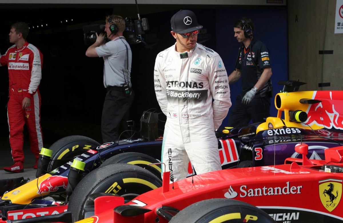 0202 Naskah Olahraga Formula 1 Lewis Hamilton Pindah ke Rival 1