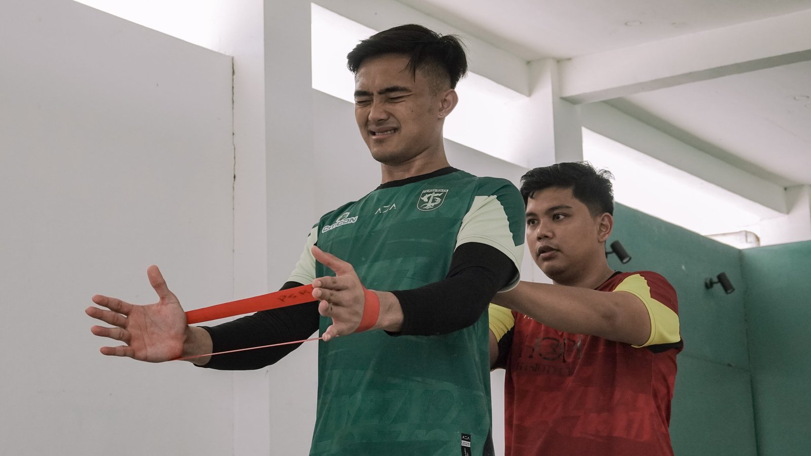 1302 Naskah Olahraga Persebaya Ernando Ari 1 scaled