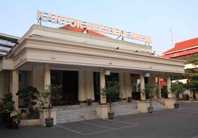 GEDUNG DPRD GRESIK