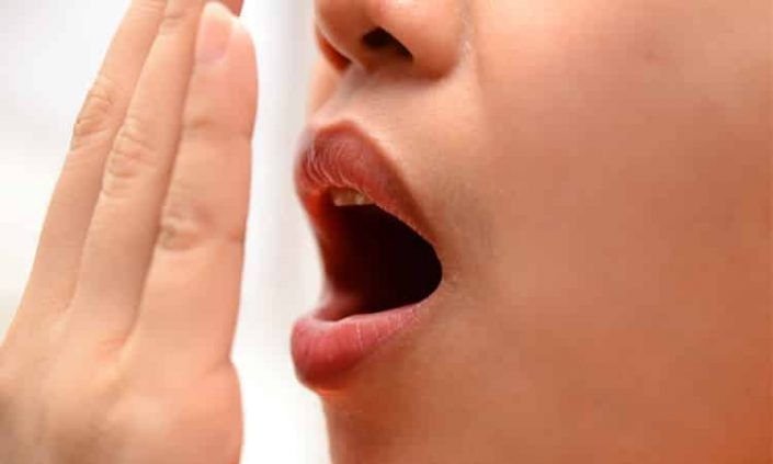 14 huismiddeltjes om snel van een slechte adem af te komen