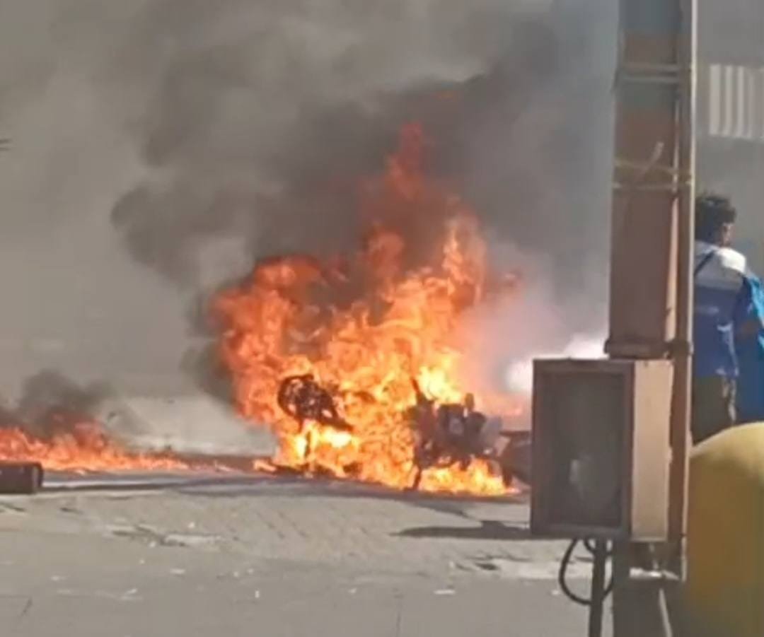 motor terbakar