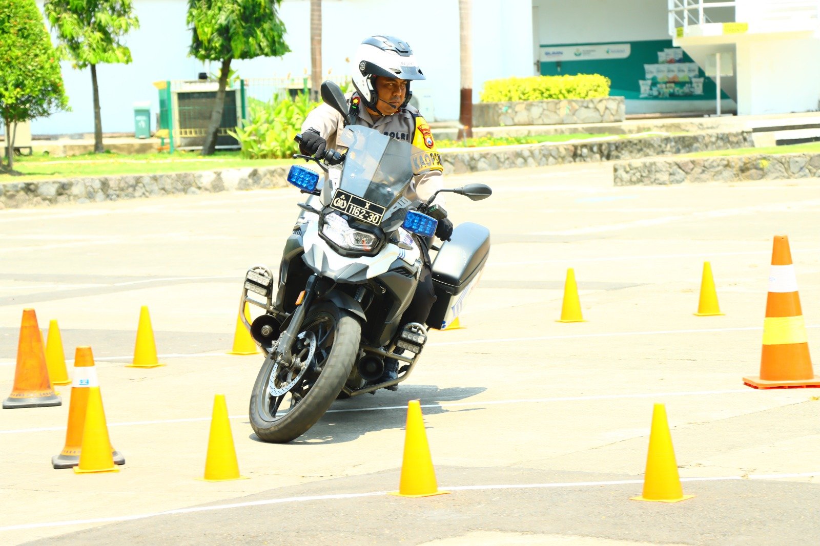 39dcc0c5 3735 4b0d 95de 9cd6e45e4b48