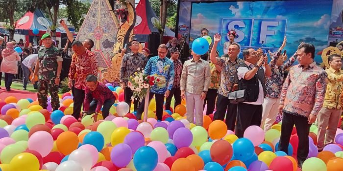 Meriahkan HUT Kota Batu ke-23 dengan Batu Art Flower Carnival 2024 1 WhatsApp Image 2024 10 27 at 13.26.23