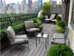 Bosan dengan Rutinitas? Coba 7 Ide Rooftop Garden Ini untuk Relaksasi 4 rooftop kecil panjang