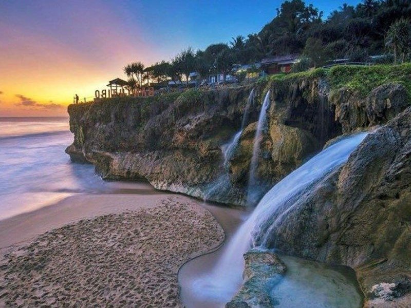 Pantai tibo