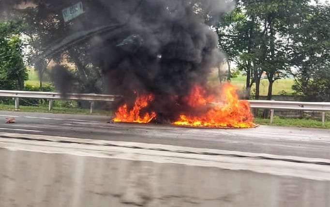 terbakar