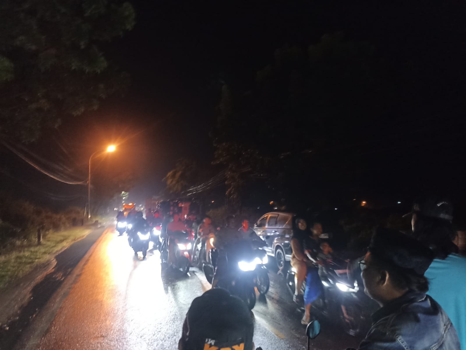 Jalan Pantura Gresik Rusak Bergelombang, DPRD Ungkap Rencana BPJN Betonisasi dan Desak Penegakan Aturan 1 1f78c8d0 80ac 4a0b b711 caeaa1380b91