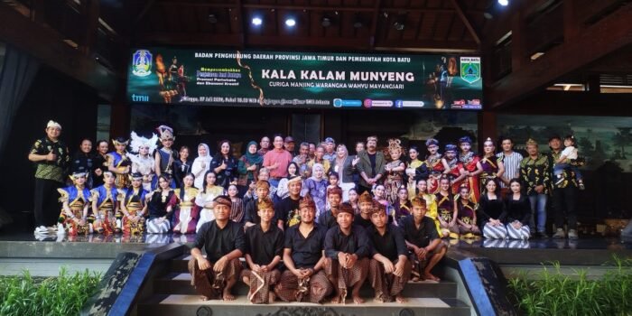 Duta Seni Kota Batu Tampil Memukau di TMII, Usung Nilai Kepemimpinan Jawa Lewat Sendratari 2 WhatsApp Image 2025 07 27 at 18.32.47