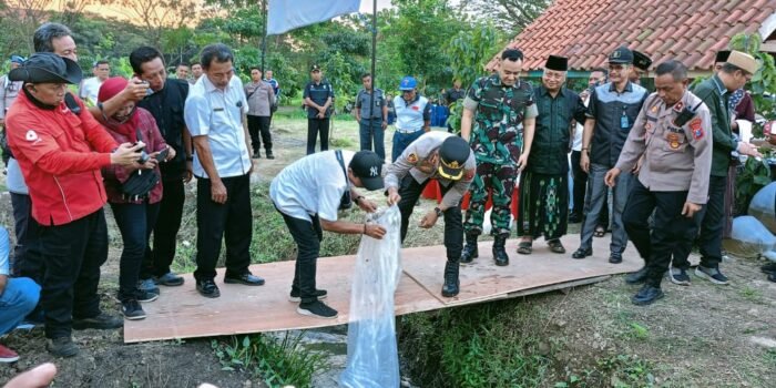 Dukung Swasembada Pangan, Polresta Sidoarjo Gandeng Ponpes Tanam Jagung-Tebar Ikan 1 ae287f30 b501 4743 b6e2 8328cd22d599