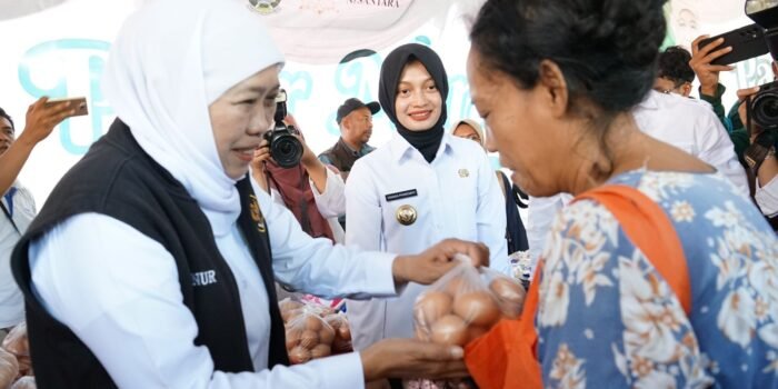 Pasar Murah Hadir di Kota Kediri, Mbak Wali Dampingi Gubernur Jatim Beri Akses Pangan Terjangkau 1 0e3009cc 2431 4c84 9c32 ef5f3a061c7c