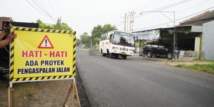 Pemkab Kediri Genjot Peningkatan Kemantapan Jalan Hingga 89 Persen 1 60b35796 18a6 403c 8c86 915277d16ae0