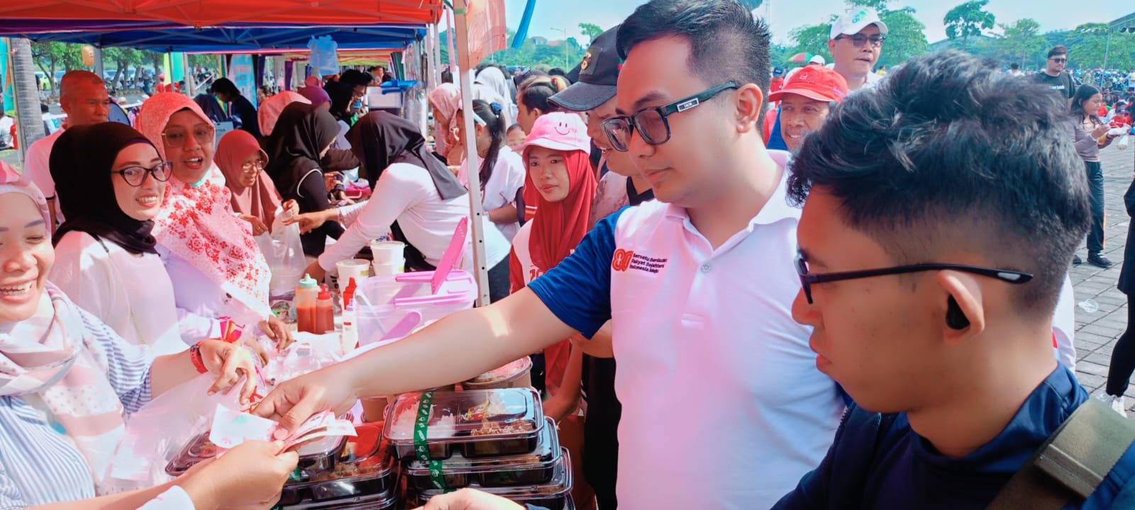 Berkah Jalan Sehat Merdeka Bersama 2025, Stan UMKM Kebagian Rezeki dari Thoriq Majiddanor 1 WhatsApp Image 2025 08 24 at 9.54.52 AM