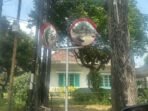 Kaca cembung yang dipasang di Paron dan Menang (Muhamad Dastian Yusuf)