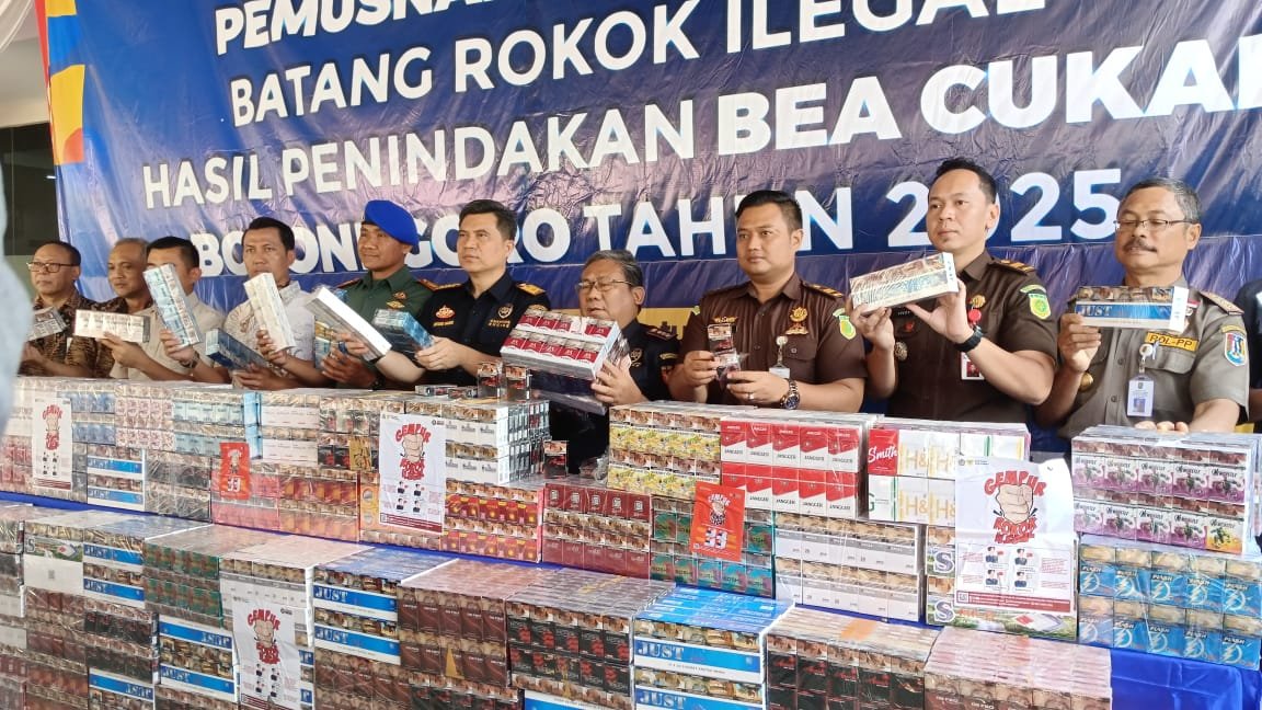 Bea Cukai Bojonegoro Musnahkan 8,5 Juta Batang Rokok Ilegal Senilai Rp 12,6 M 1 b7de4623 d5f4 4625 9647 f6c8ed4adb72