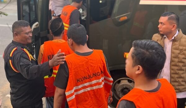 Kurangi Overcapacity, Lapas Kediri Pindahkan 27 Narapidana ke Lapas Pemuda Madiun 1 f272e2cd 15fa 4632 9bd8 543fefce5e3c
