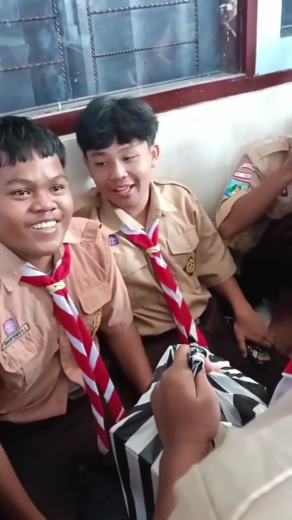 pehkediri 1754049361 3689547370867403523 2214064857.mp4 000007233