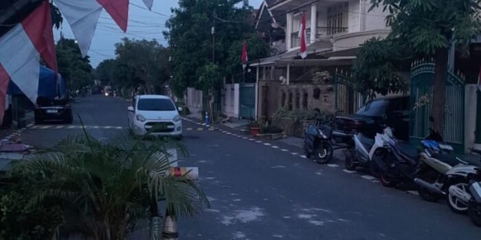 Massa Jarah Rumah Sri Mulyani di Bintaro Tangsel 1 pintu jalan mandar