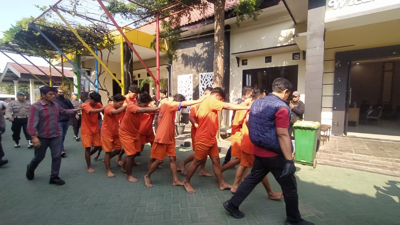 19f8082e cecc 48cd a7d7 4ff16a365869