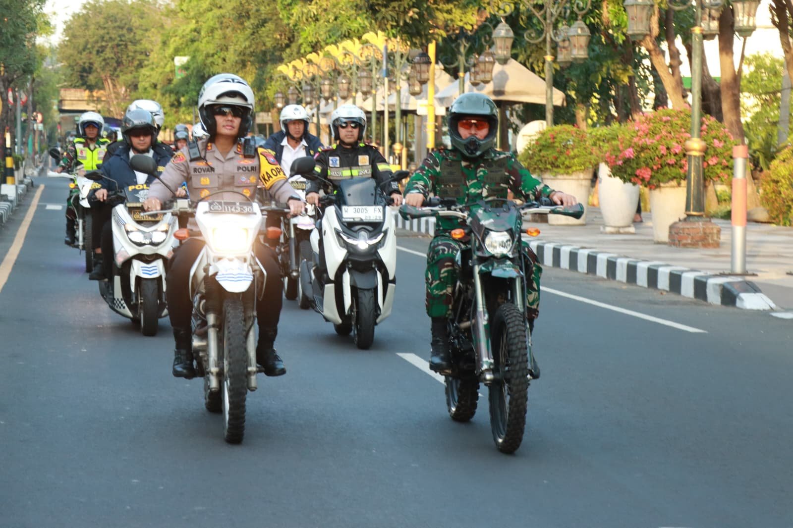 Gresik Kondusif di Tengah Maraknya Kerusuhan, Dandim dan Kapolres Apresiasi Masyarakat 1 46642a6f 3a7d 4c3c 9bba fd364ec48f0d