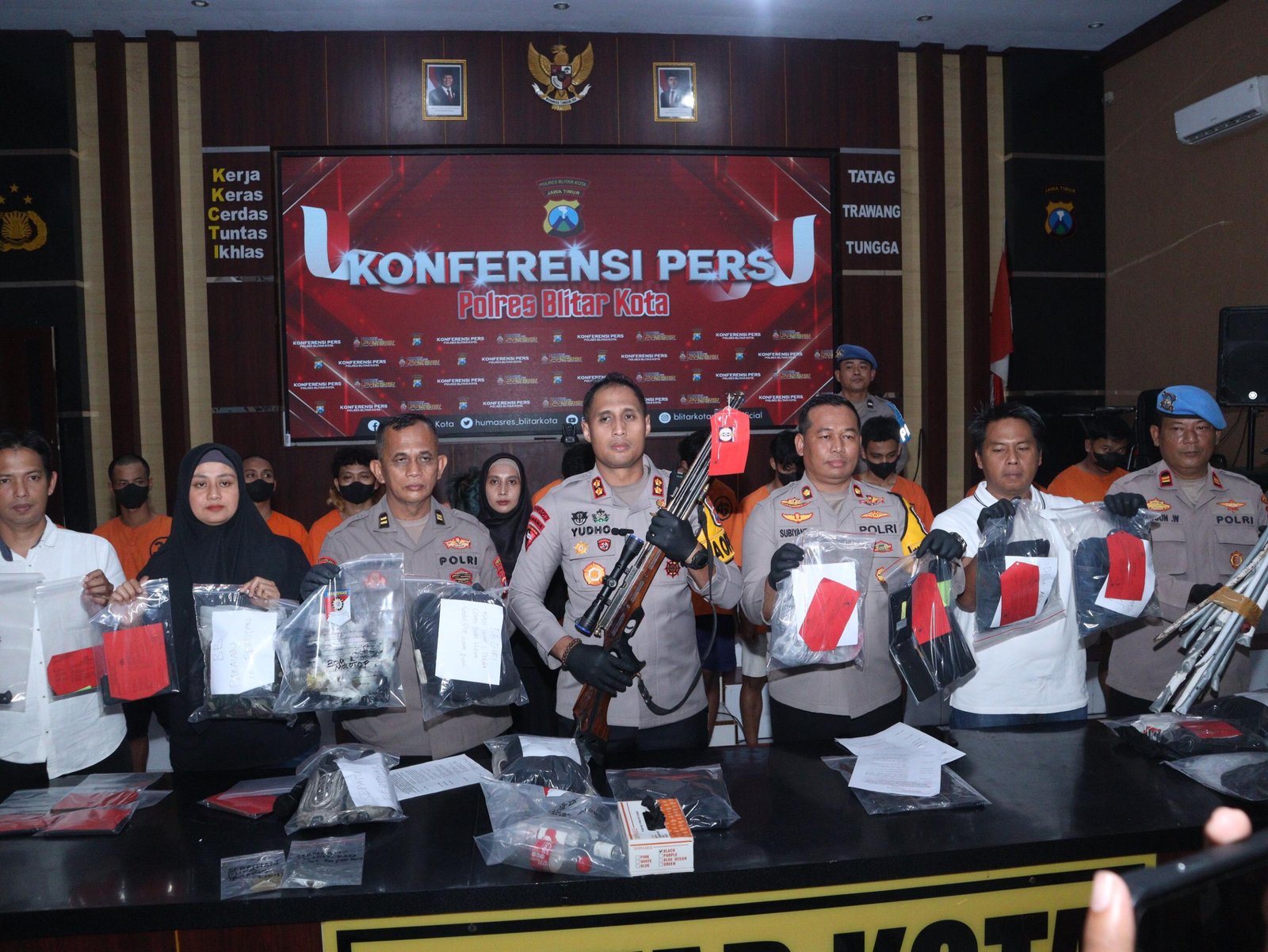 f41f8a6c-9acb-4f28-ad30-64ee84f2f75b f41f8a6c 9acb 4f28 ad30 64ee84f2f75b