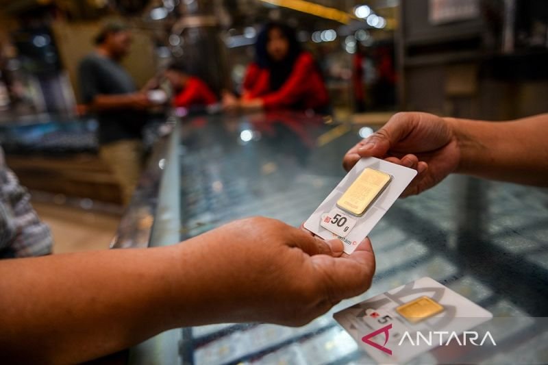 harga emas tembus dua juta rupiah 2614205
