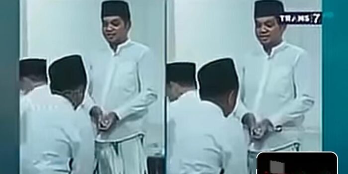 Viral Tayangan Trans7 Lecehkan Kiai Sepuh Lirboyo, Netizen Geram: “Amplop Habis, Ilmu Kyai Abadi” 1 0d95b9c6 3751 4b1f b8d2 1d2ff16f4fce