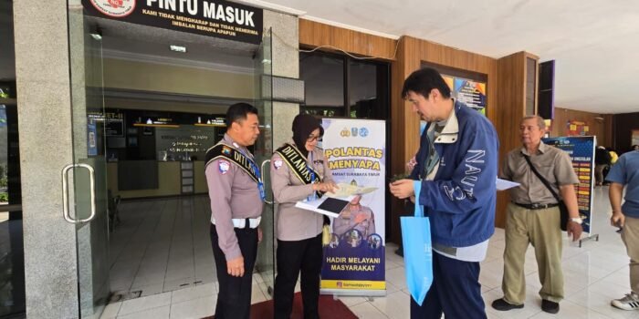 Polantas Menyapa, Inovasi Ditlantas Polda Jatim Wujudkan Pelayanan Prima Menuju WBBM 1 5093a05a cbb3 48ac 9bb6 355fd59a592d
