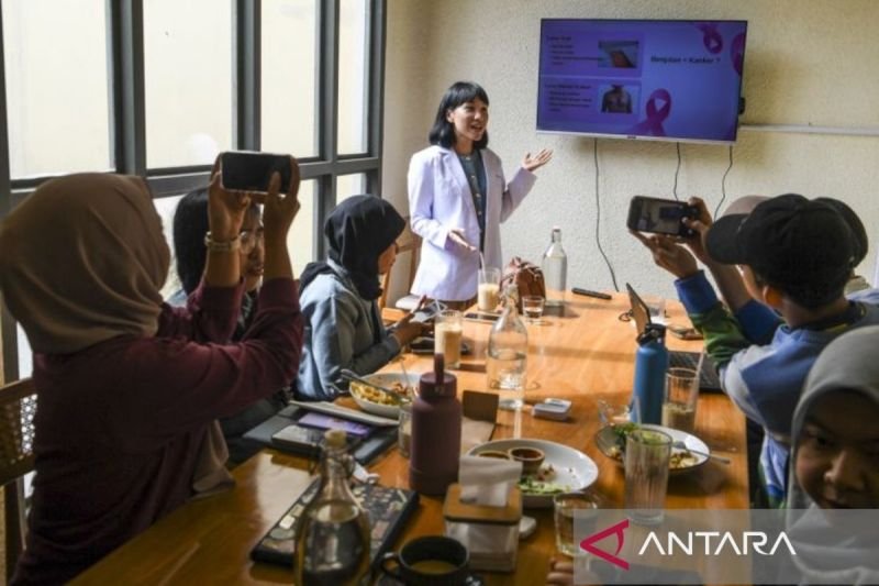 Eka-Hospital-beri-edukasi-penanganan-Kanker-Payudara-28102025-gp-7-1 Eka Hospital beri edukasi penanganan Kanker Payudara 28102025 gp 7 1