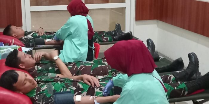 TNI, Pemkot Batu, dan PMI Gelar Donor Darah Bersama, Targetkan 250 Kantong 2 WhatsApp Image 2025 10 24 at 08.37.38