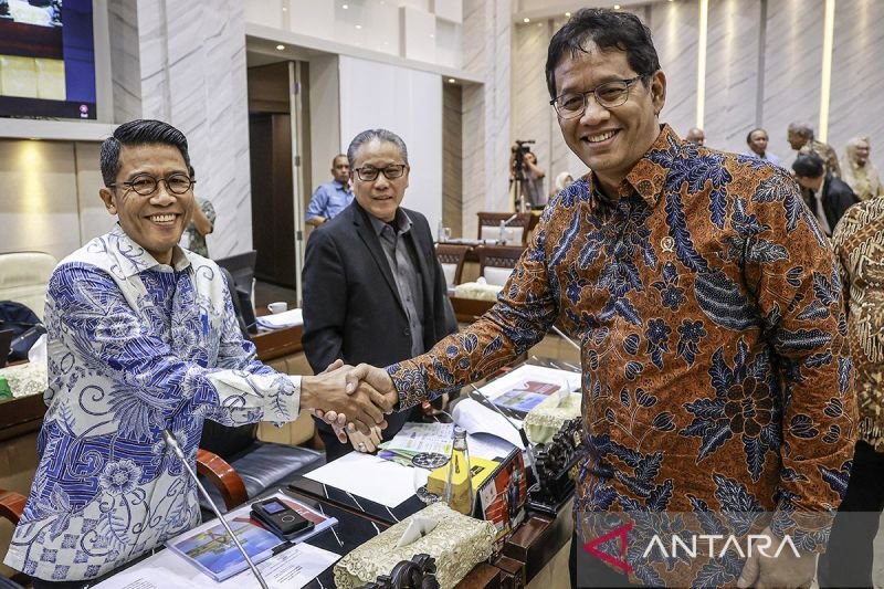 raker komisi xi dpr dengan menteri keuangan 100925 dr 01 1