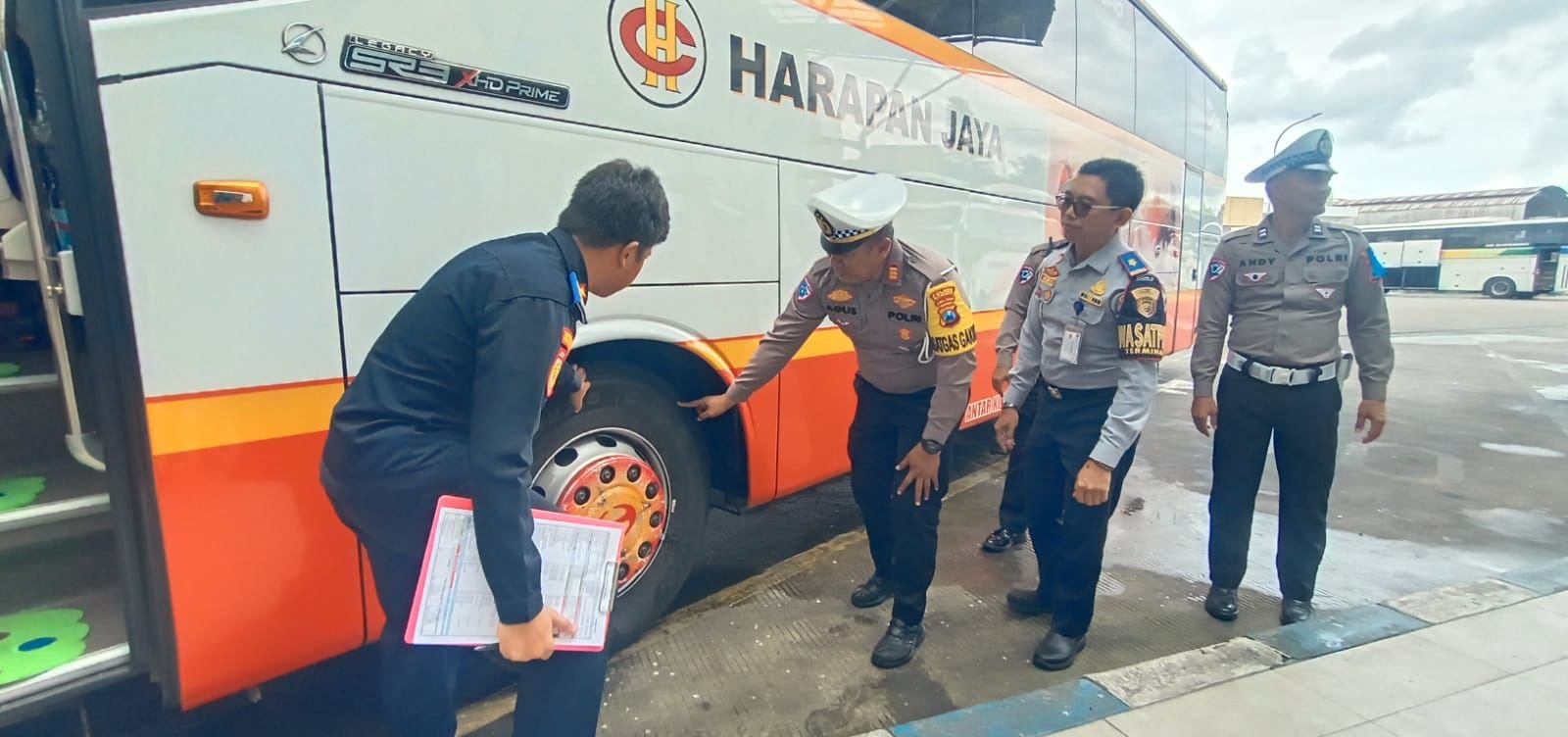 1f592d87 44dd 46aa bc9b bdfb537096c5