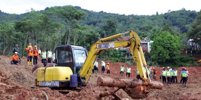 LONGSOR CILACAP LONGSOR CILACAP