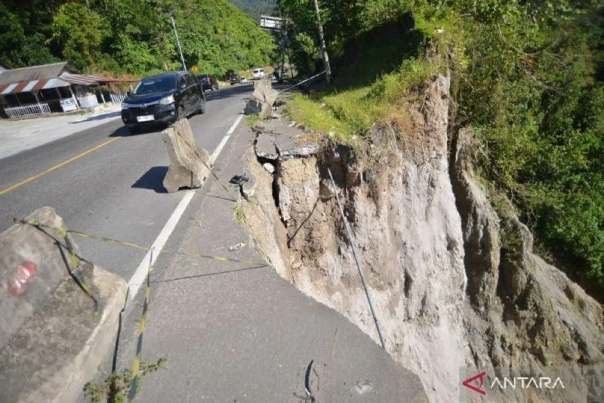 LongsorbahujalanAFIggoyelFitra aww.jpg