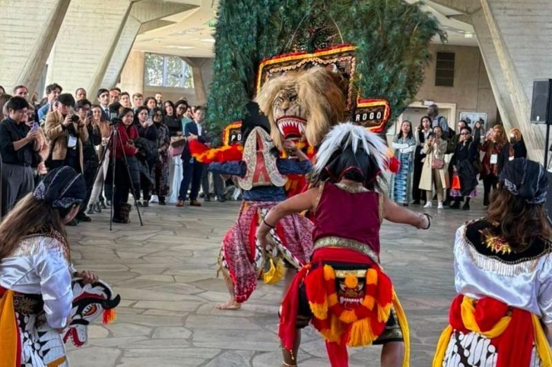 Screen-Shot-2025-11-01-at-04.05.11 Screen Shot 2025 11 01 at 04.05.11