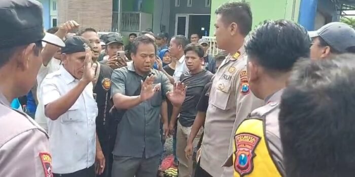 Eksekusi Lahan 7.798 Meter Persegi di Sidoarjo Sempat Tegang, 38 Rumah Dikosongkan 1 a411d2f4 d2c4 414a b8fe 80bb814f0061