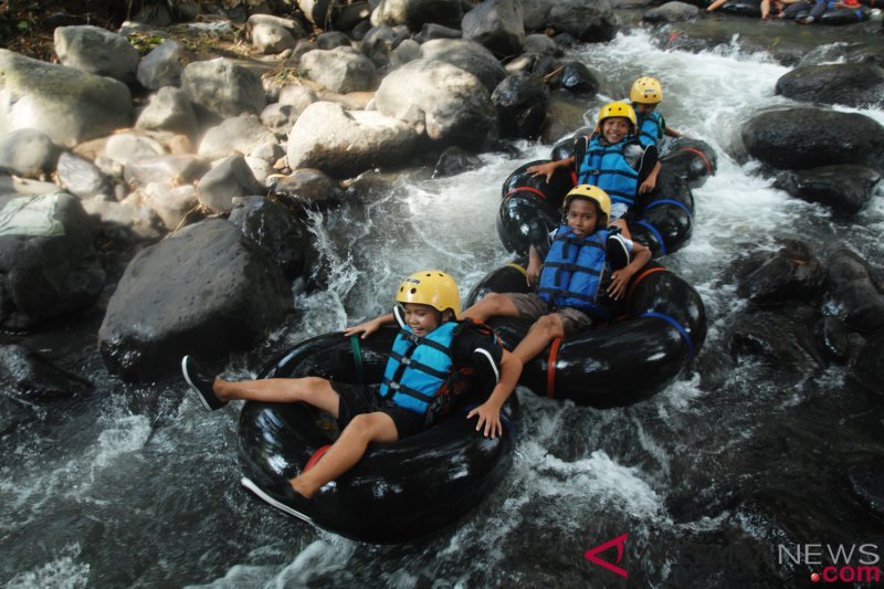 antarafoto wisata tubing kali gono 151118 aez 5