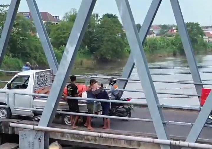 879b7f0f 186d 4caa b48b 0a906ce3a5d8