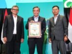 Dirut BTN Raih Penghargaan Inspirational Figure in Environmental and Social Sustainability 3 IMG 20251206 WA0015