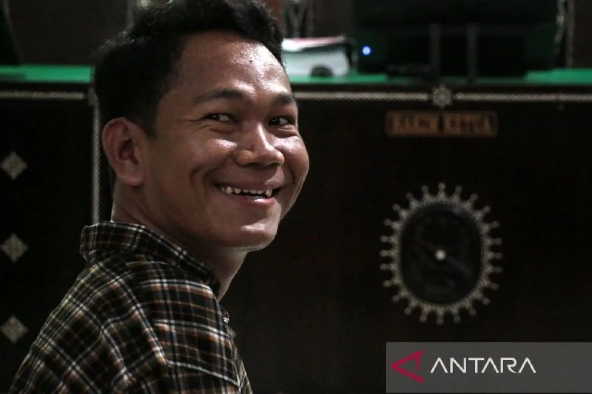 agus buntung dituntut 12 tahun penjara mataram 1.jpg