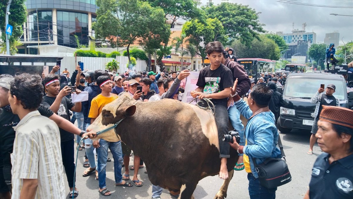 7000ec08 3b13 43bf a572 00abe8d43ebb