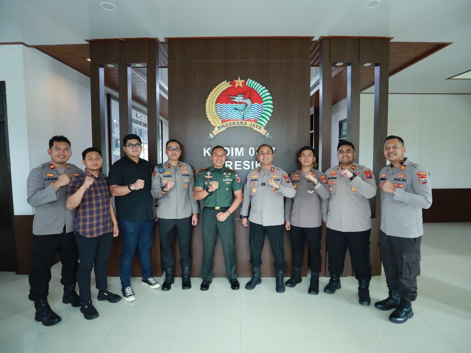 bf64c305 b83d 463b 9e25 002525b55840