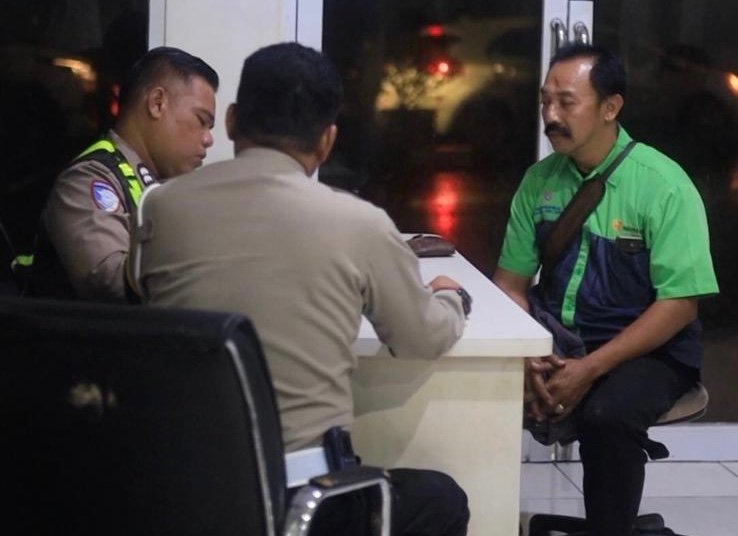 e9f76bde 6aa8 4ccb 937d 797cb2d0ac01