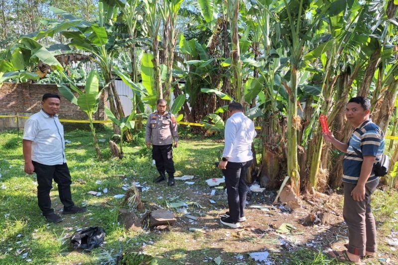 Foto ledakan petasan di Kuripan