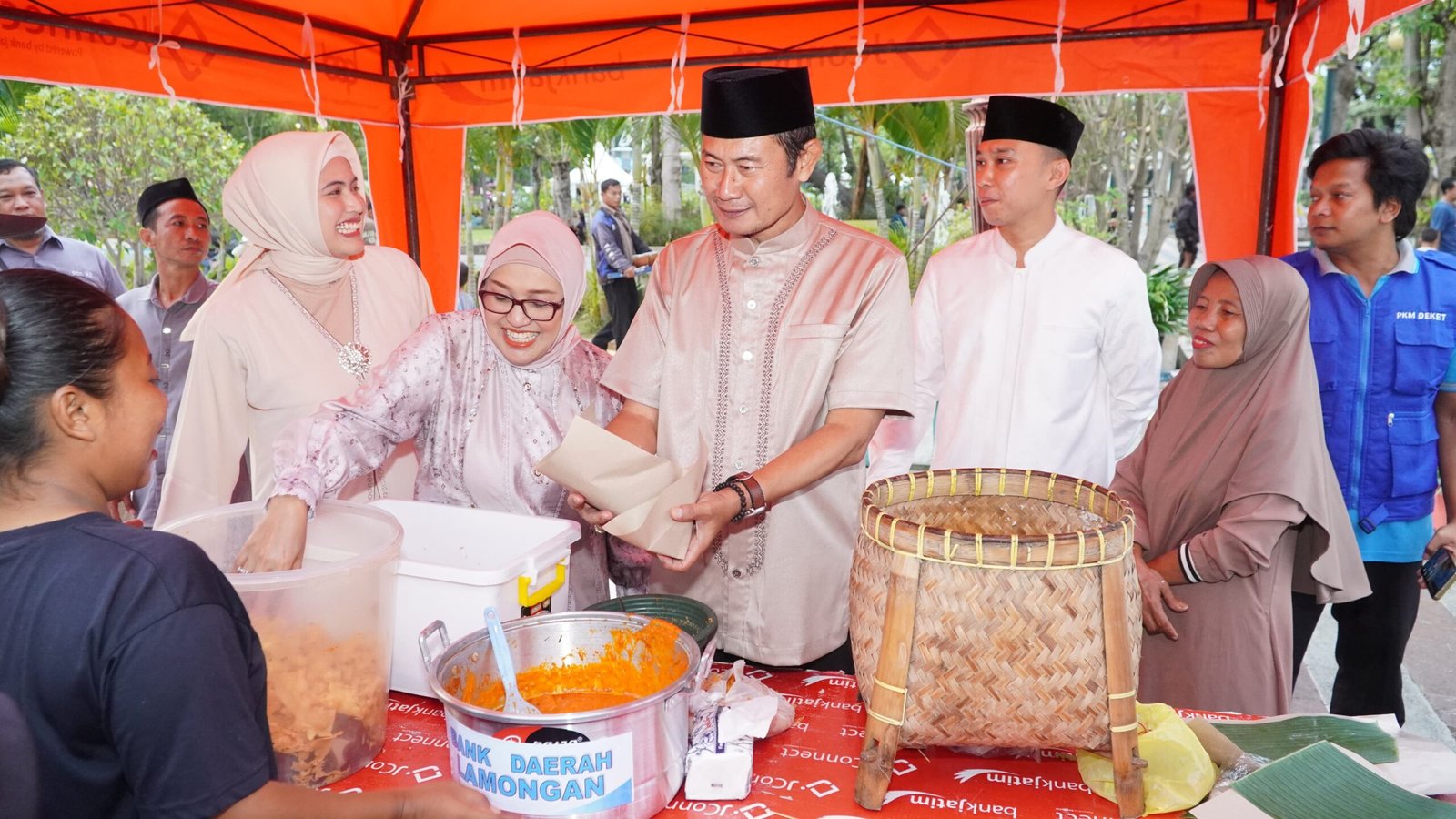 Bupati Lamongan Yuhronur Efendi meninjau Boranan Agung.