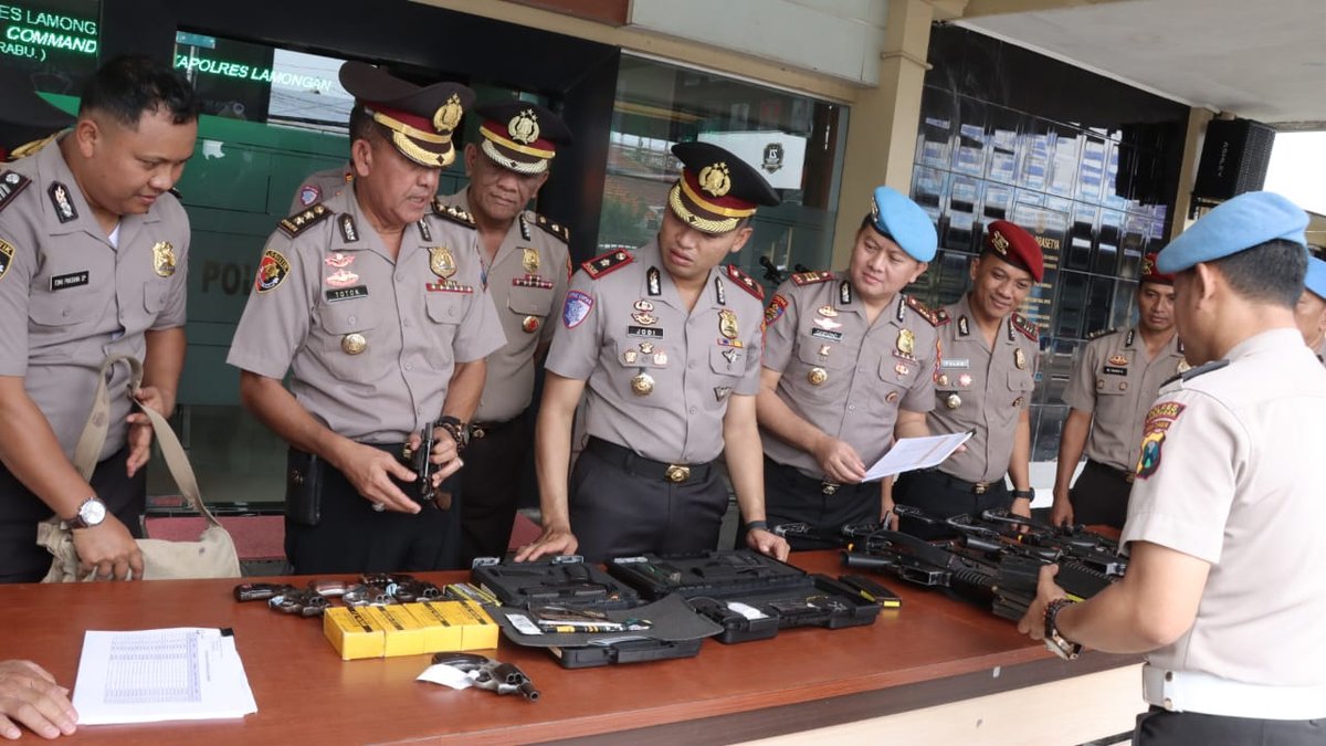 Polres Lamongan cek senpi dinas anggota