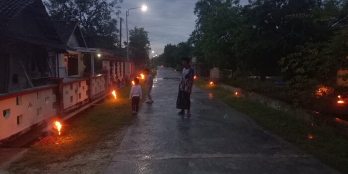 Tradisi colok obor di Kecamatan Padangan Bojonegoro